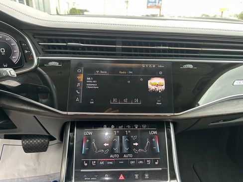 Used 2019 Audi Q8 Prestige w/ Luxury Package image 16