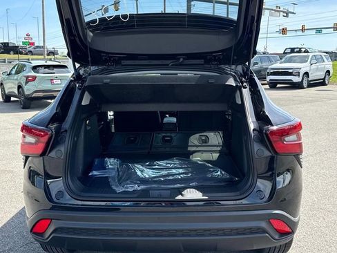 New 2026 Chevrolet Trax LT w/ Driver Confidence Package FWD image 13