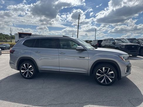 Used 2024 Volkswagen Atlas SEL Premium R-Line AWD/4WD image 1