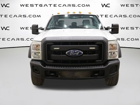 Used 2016 Ford F550 2WD Regular Cab Super Duty image 2
