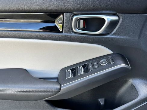 Used 2022 Honda Civic Sport Touring image 11