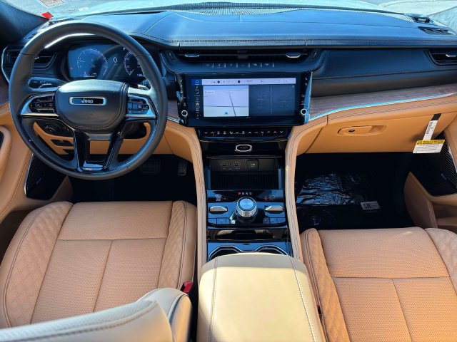 New 2027 Jeep Grand Cherokee Summit AWD/4WD image 2