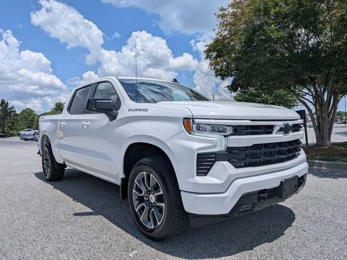 Used 2025 Chevrolet Silverado 1500 RST w/ Convenience Package II AWD/4WD image 2