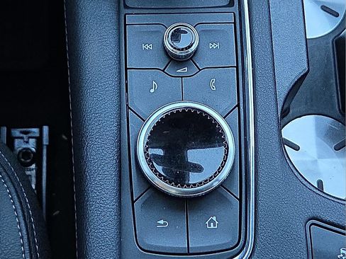 Used 2024 Cadillac XT6 Luxury image 19