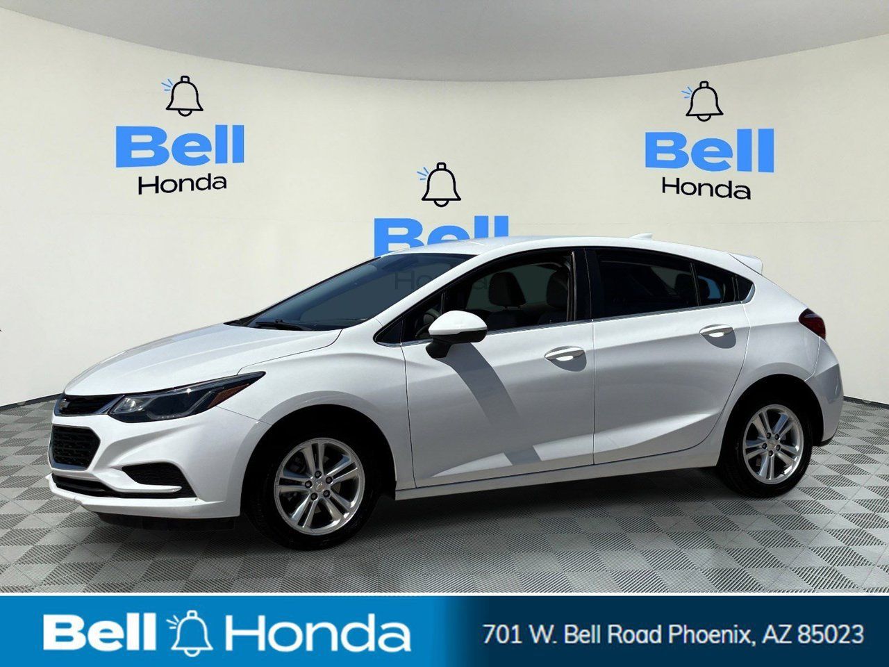 Used 2018 Chevrolet Cruze LT FWD image 1