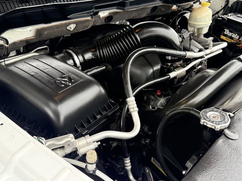 Used 2015 RAM 1500 Laramie w/ Convenience Group image 32