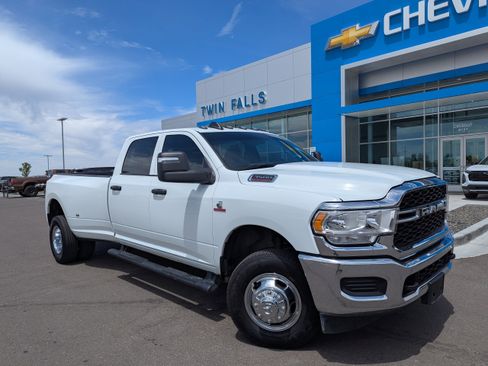 Used 2024 RAM 3500 Tradesman w/ Chrome Appearance Group AWD/4WD image 1
