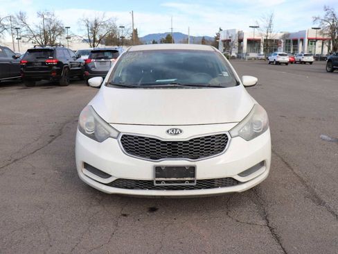 Used 2016 Kia Forte LX image 2