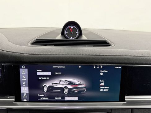 Used 2017 Porsche Panamera 4 AWD/4WD image 62