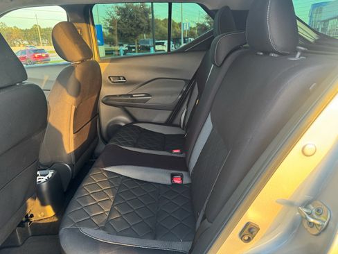 Used 2018 Nissan Kicks SV FWD image 22