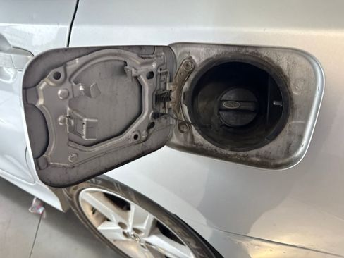 Used 2014 Toyota Camry SE FWD image 10