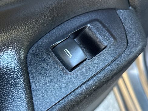 Used 2018 Chevrolet Equinox LT image 30