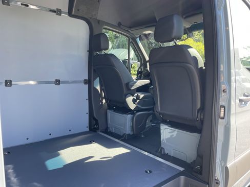 New 2025 Mercedes-Benz Sprinter 2500 image 9