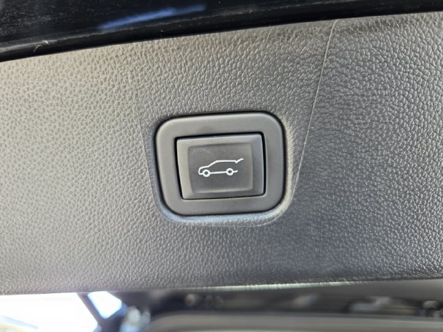 Certified 2025 Chevrolet Blazer RS w/ Driver Confidence II Package FWD image 11