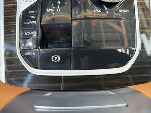 Certified 2023 BMW X6 xDrive40i w/ M Sport Package image 40