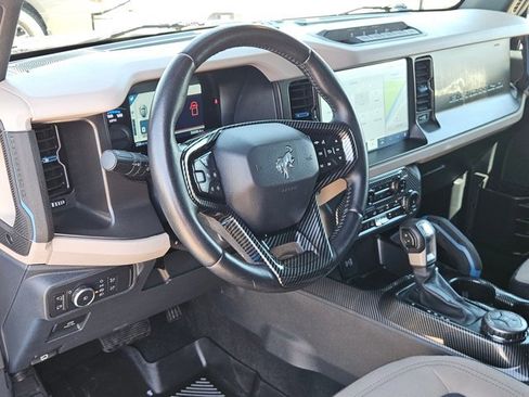 Certified 2022 Ford Bronco Wildtrak AWD/4WD image 12