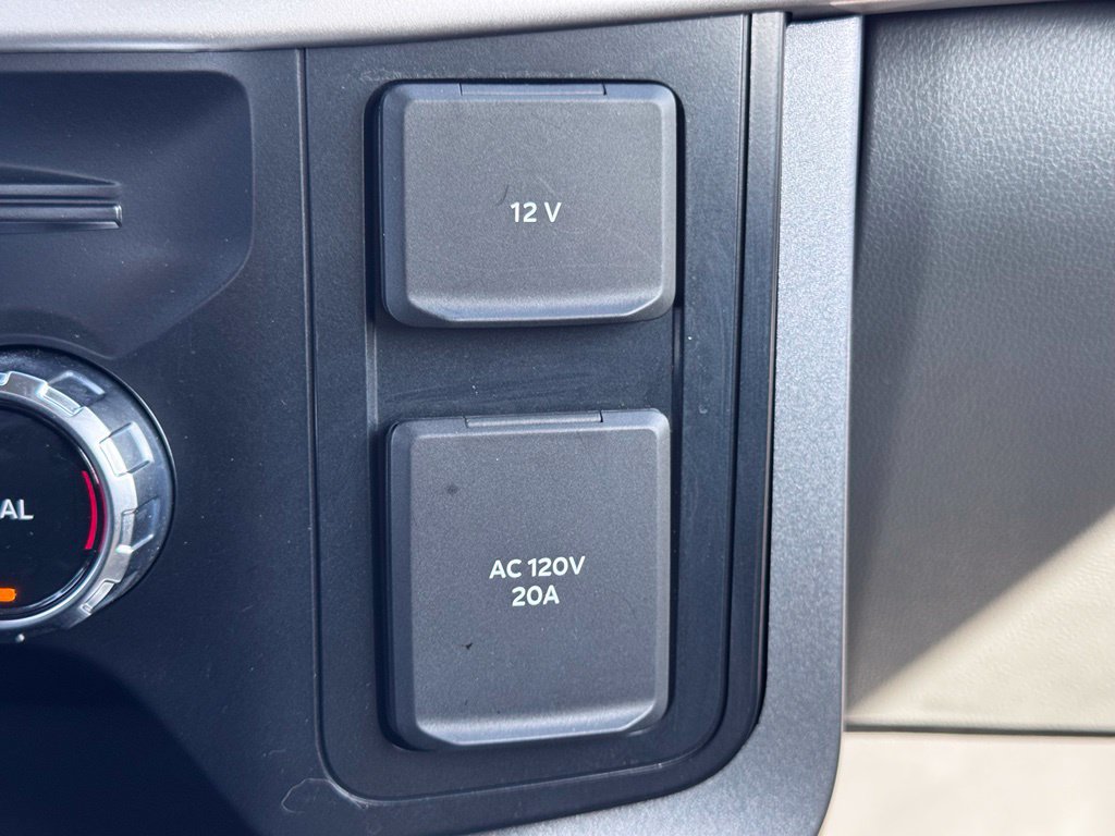 Used 2023 Ford F150 Lightning XLT AWD/4WD image 31