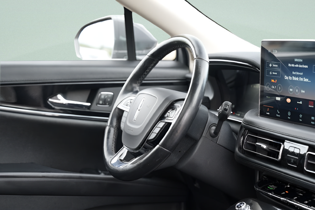 Used 2023 Lincoln Nautilus Reserve AWD/4WD image 14
