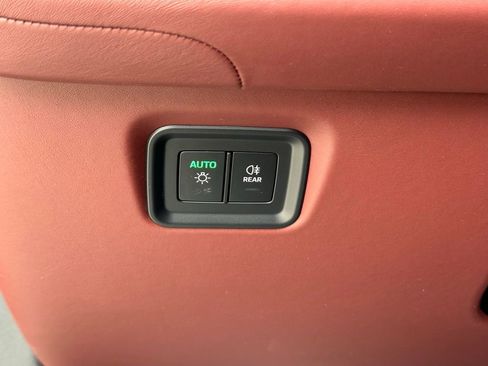 Used 2026 Porsche Cayenne E-Hybrid Coupe AWD/4WD image 35