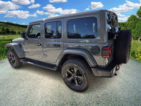 Certified 2022 Jeep Wrangler Unlimited Sahara image 5