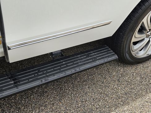 Used 2023 Lincoln Navigator Reserve AWD/4WD image 7