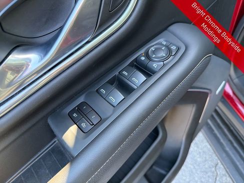 Used 2021 GMC Yukon SLT w/ SLT Premium Package image 13