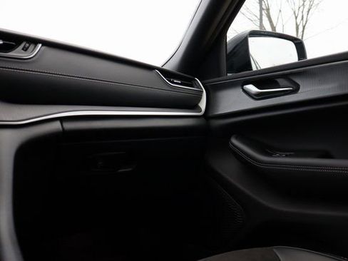 New 2025 Jeep Grand Cherokee Altitude image 38