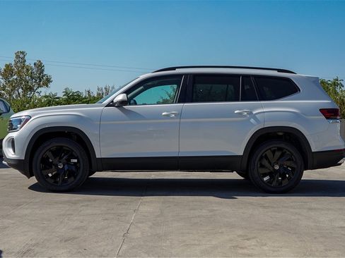 New 2026 Volkswagen Atlas SE image 5