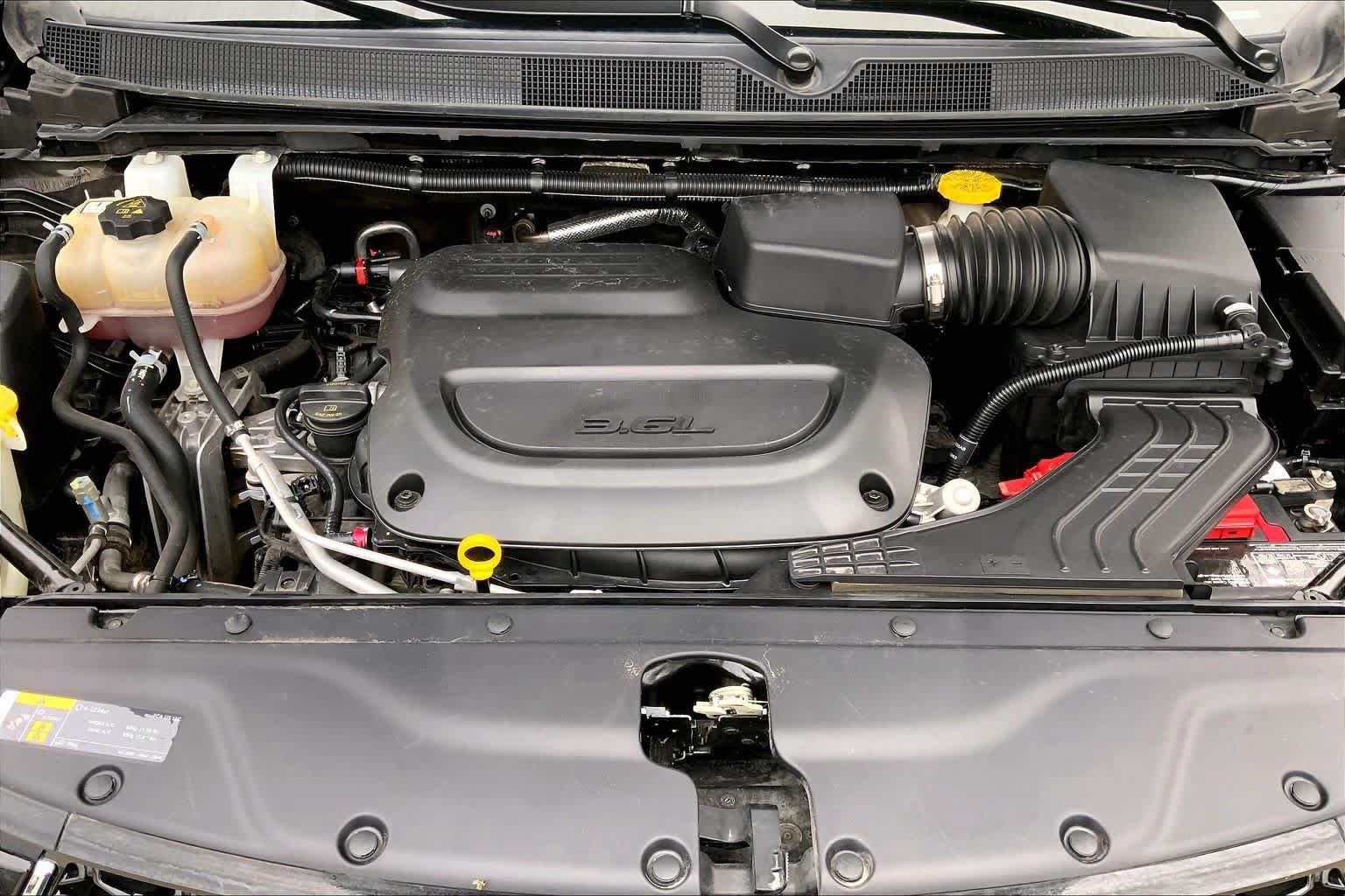 Used 2023 Chrysler Pacifica Touring-L FWD image 30