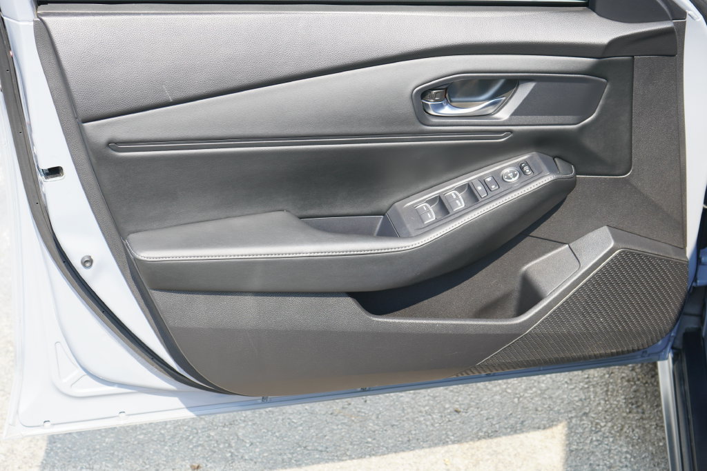 Used 2023 Honda Accord Sport image 10