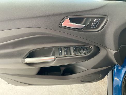 Used 2017 Ford Escape SE AWD/4WD image 13