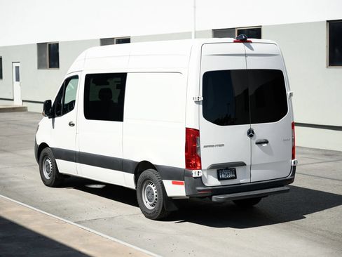 Used 2021 Mercedes-Benz Sprinter 2500 image 7