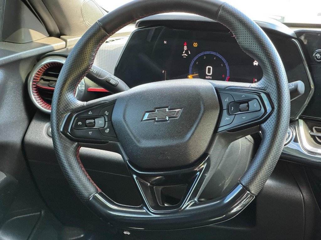 Used 2025 Chevrolet Trax RS w/ Driver Confidence Package FWD image 12