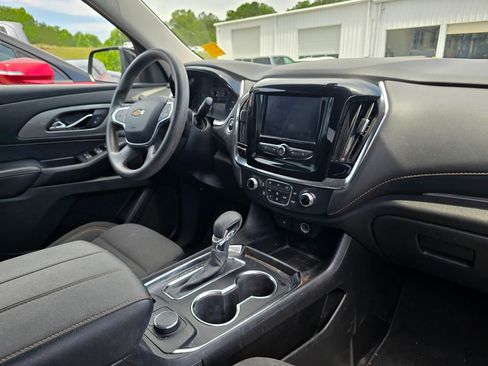 Used 2021 Chevrolet Traverse LS FWD image 15