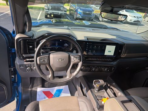 Used 2022 Chevrolet Silverado 1500 ZR2 w/ Technology Package AWD/4WD image 29