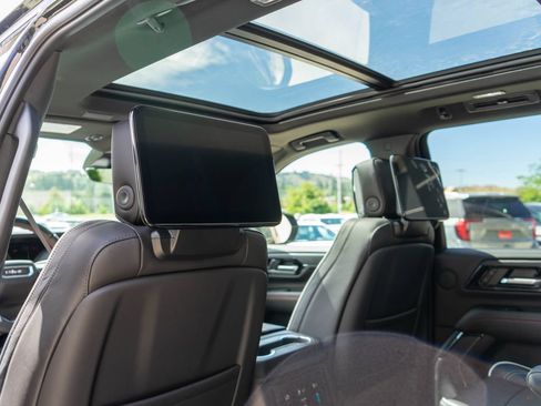 New 2026 GMC Yukon XL AT4 Ultimate AWD/4WD image 15