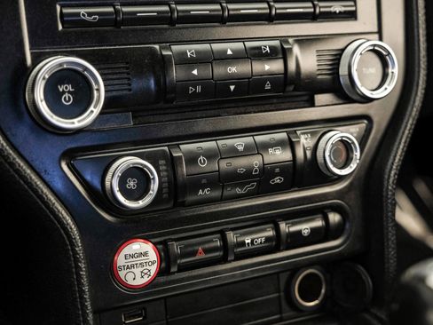 Used 2017 Ford Mustang Coupe image 22