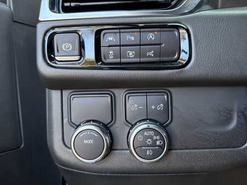 Used 2025 GMC Yukon Denali image 39