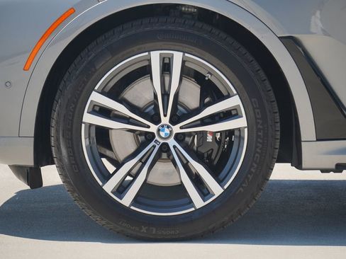 New 2025 BMW X7 M60i w/ Climate Comfort Package image 5