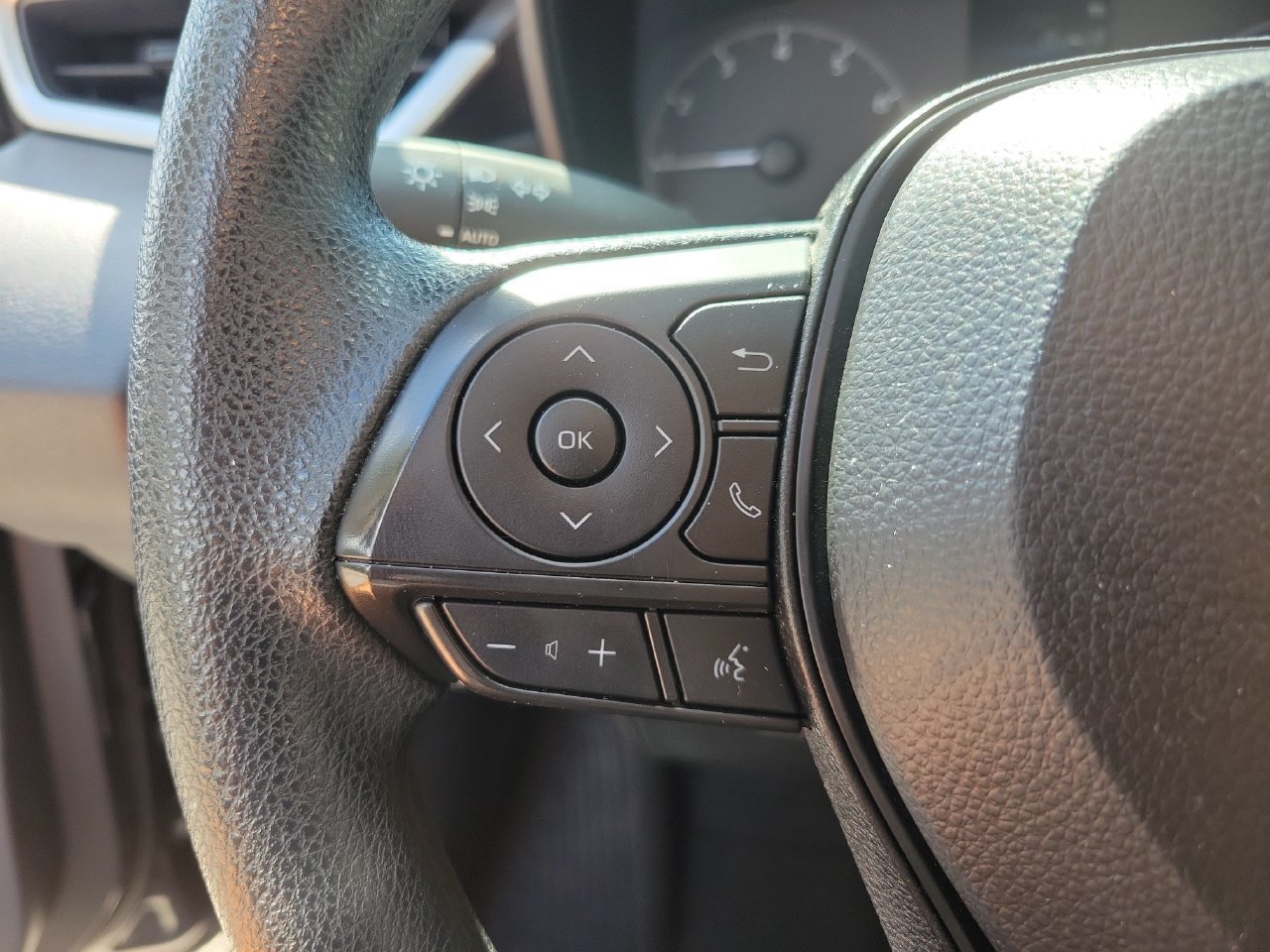 Used 2024 Toyota Corolla LE FWD image 19
