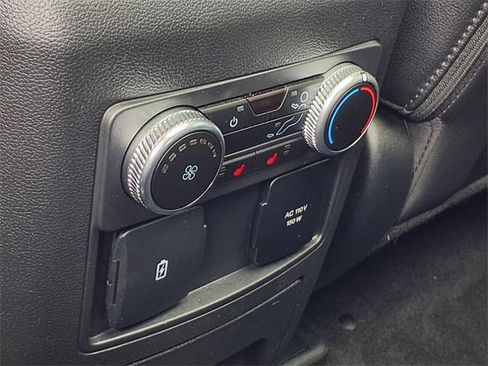 Used 2023 Ford Explorer Limited w/ Limited Technology Package image 13