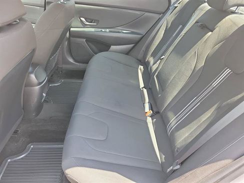 Used 2025 Hyundai Elantra SEL FWD image 7