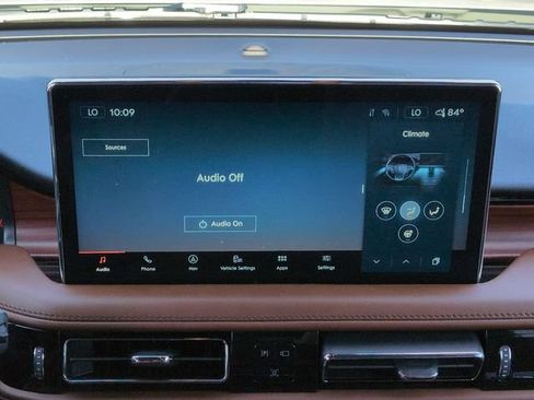 Used 2023 Lincoln Nautilus Reserve FWD image 18