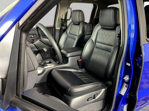 Used 2025 Nissan Frontier SL AWD/4WD image 22