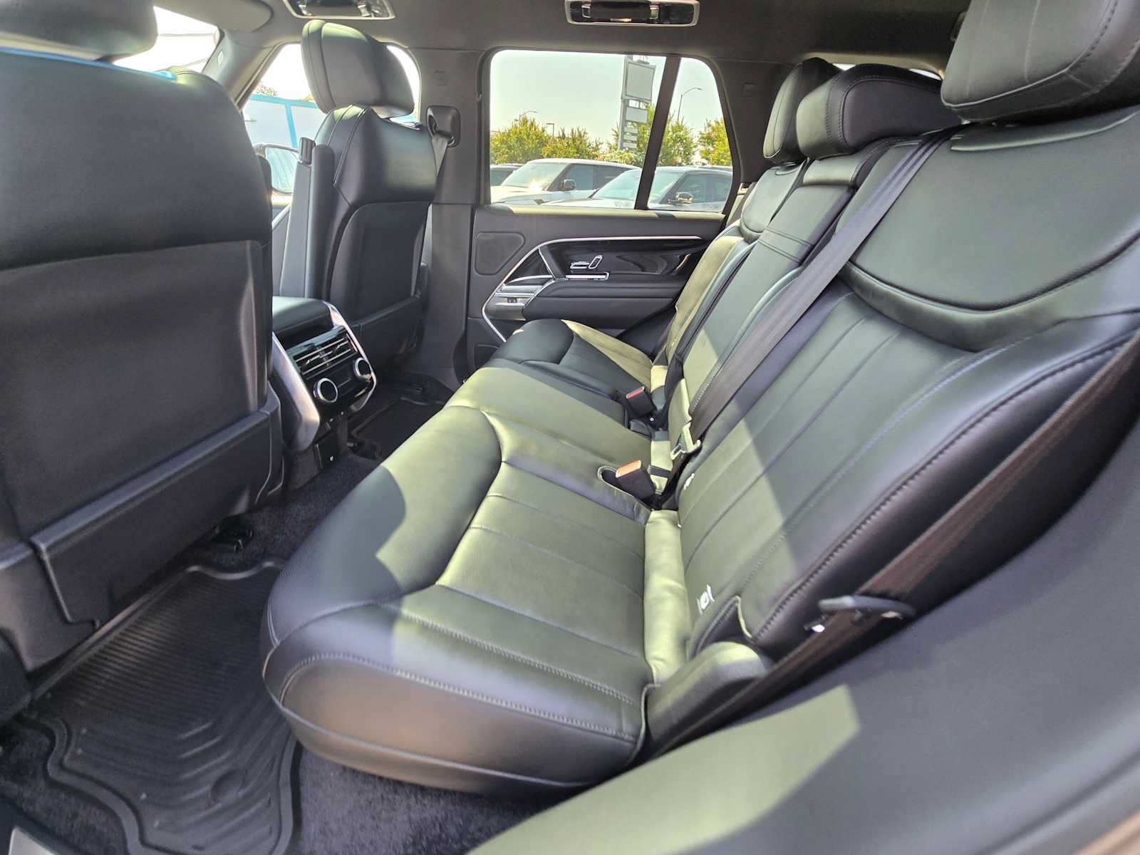 New 2025 Land Rover Range Rover SE AWD/4WD image 20
