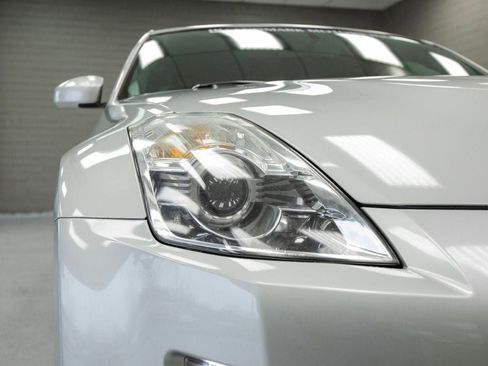Used 2007 Nissan 350Z Touring w/ Cargo Convenience Pkg image 10