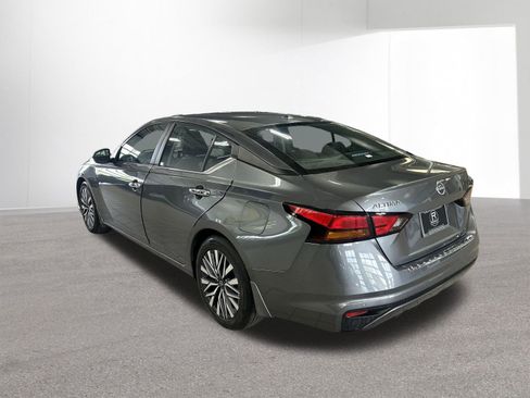 Certified 2023 Nissan Altima 2.5 SV FWD image 38