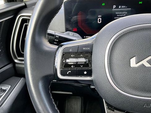 Used 2024 Kia Sorento S image 30