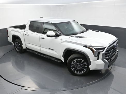 Used 2024 Toyota Tundra Limited image 34