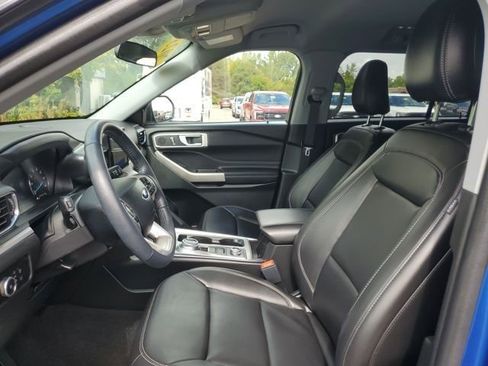 Certified 2023 Ford Explorer XLT w/ Equipment Group 202A image 23